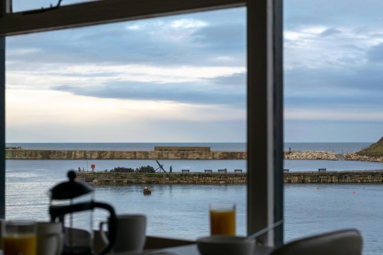 Number 3 Pier Road Apartment Уитби Экстерьер фото