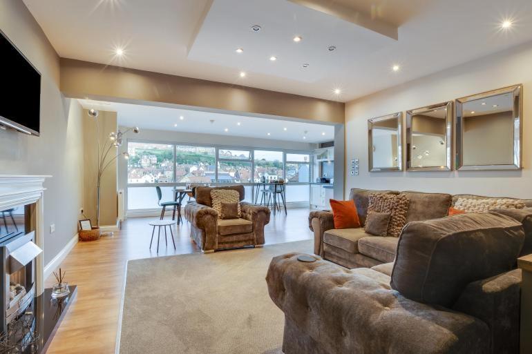 Number 3 Pier Road Apartment Уитби Экстерьер фото