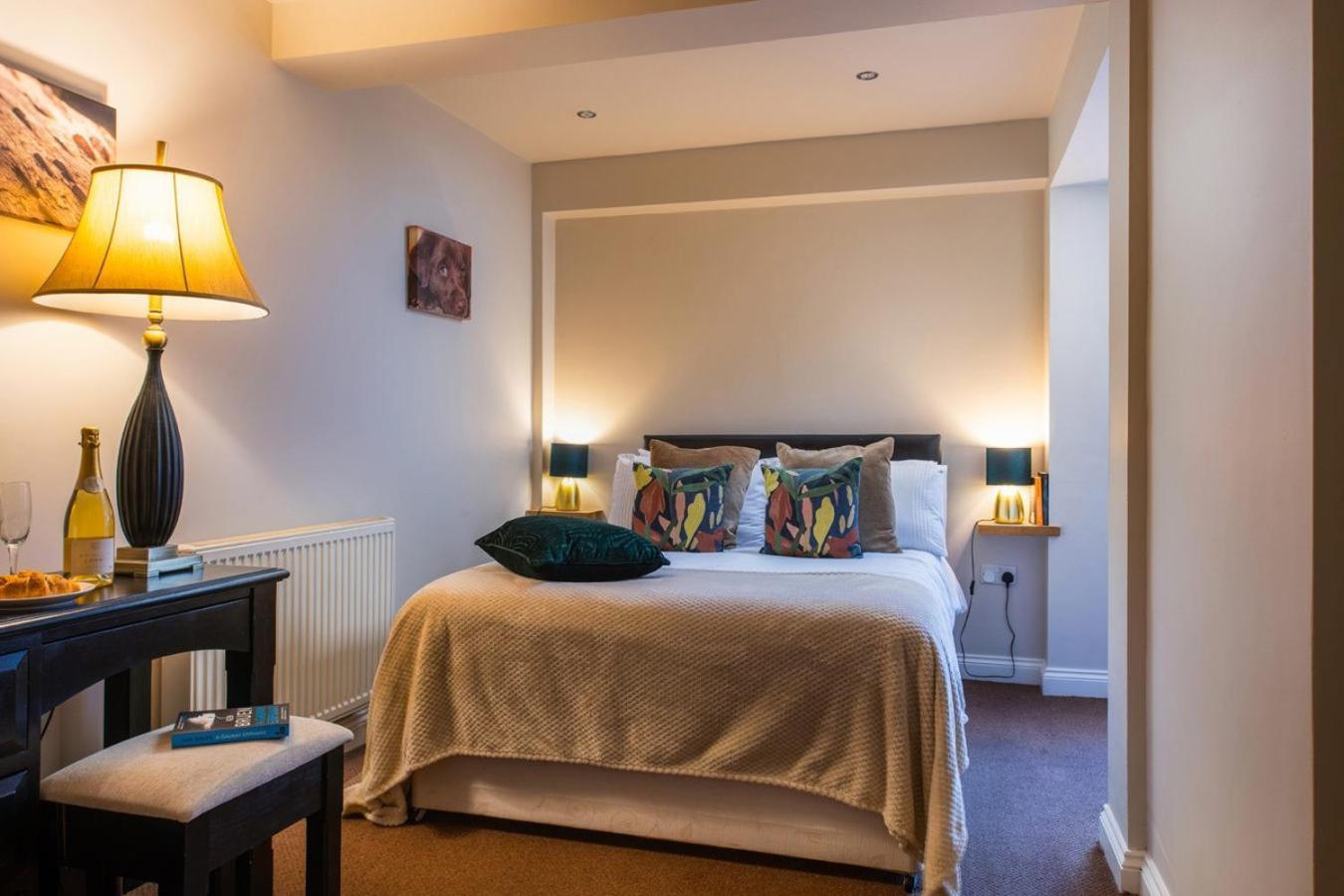 Number 3 Pier Road Apartment Уитби Экстерьер фото