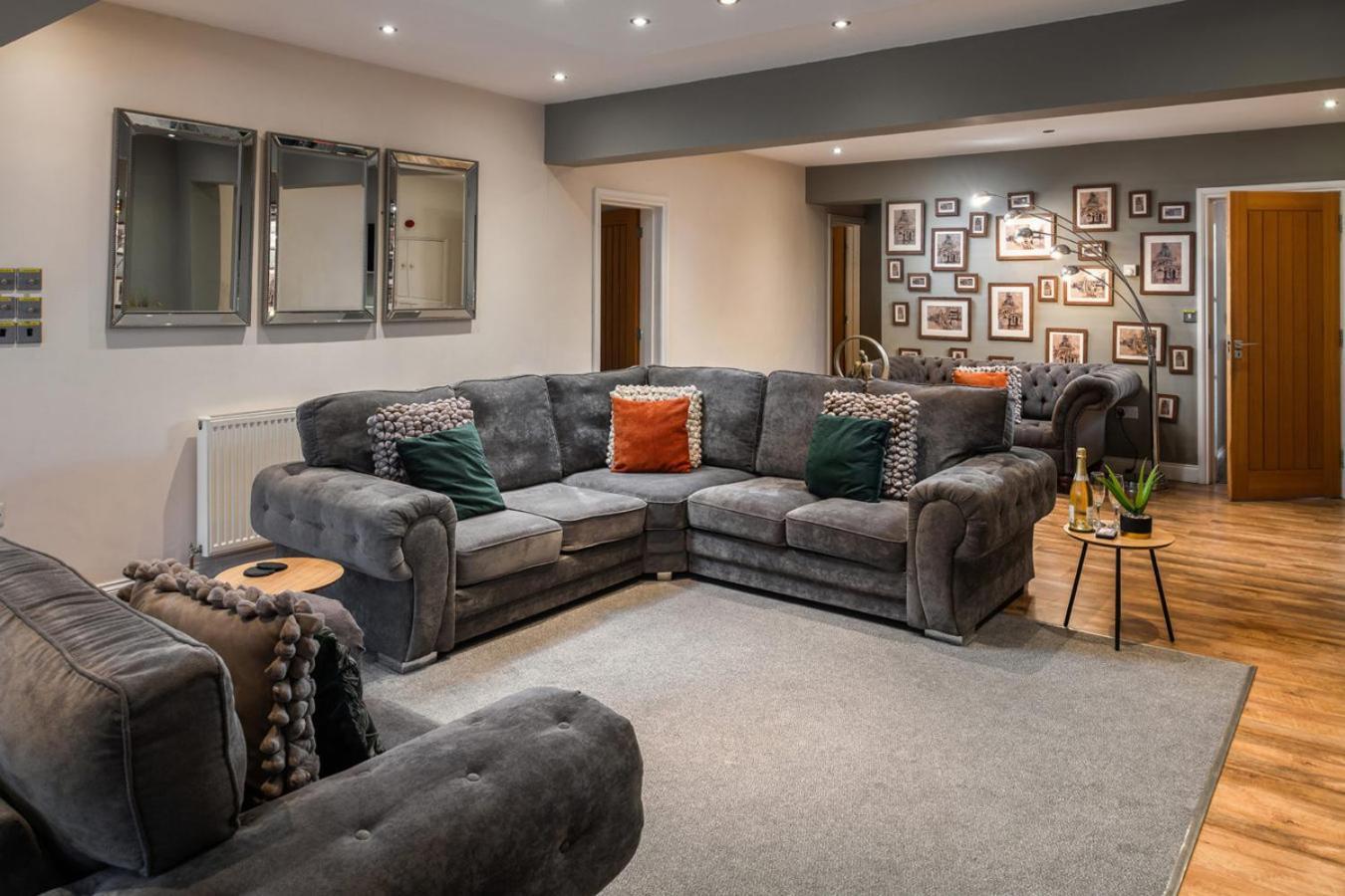 Number 3 Pier Road Apartment Уитби Экстерьер фото